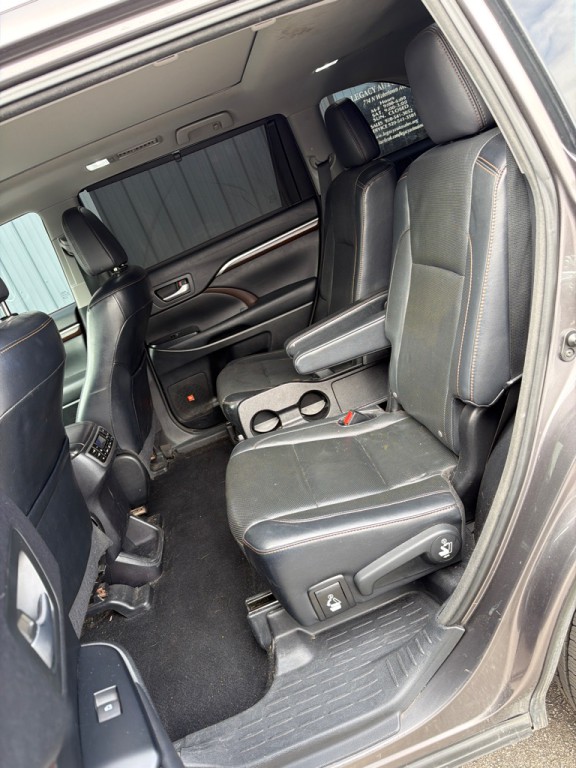 2015 Toyota Highlander Image 10