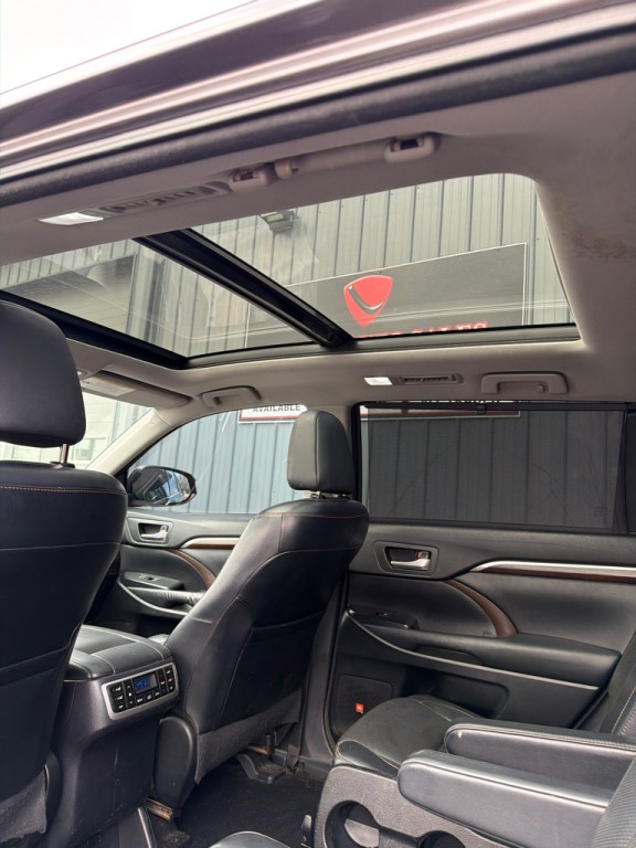 2015 Toyota Highlander Image 11