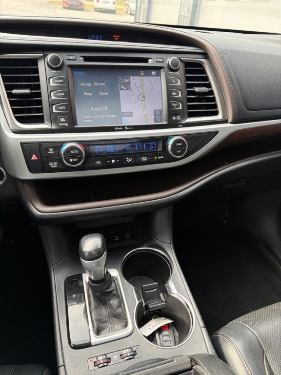 2015 Toyota Highlander Image 14