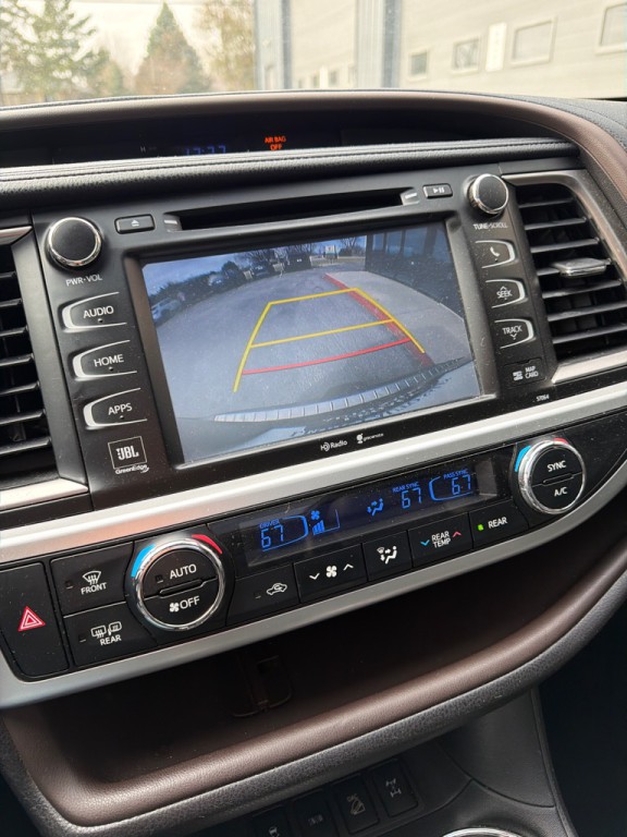 2015 Toyota Highlander Image 15