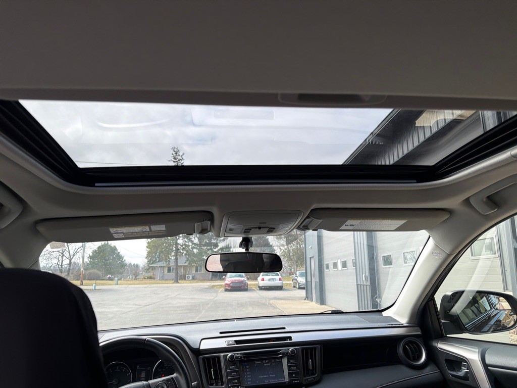 2016 Toyota Rav4 Image 10