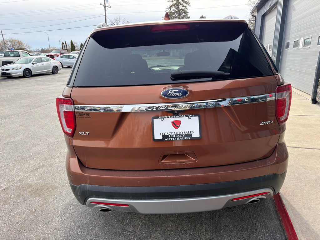 2017 Ford Explorer Image 4