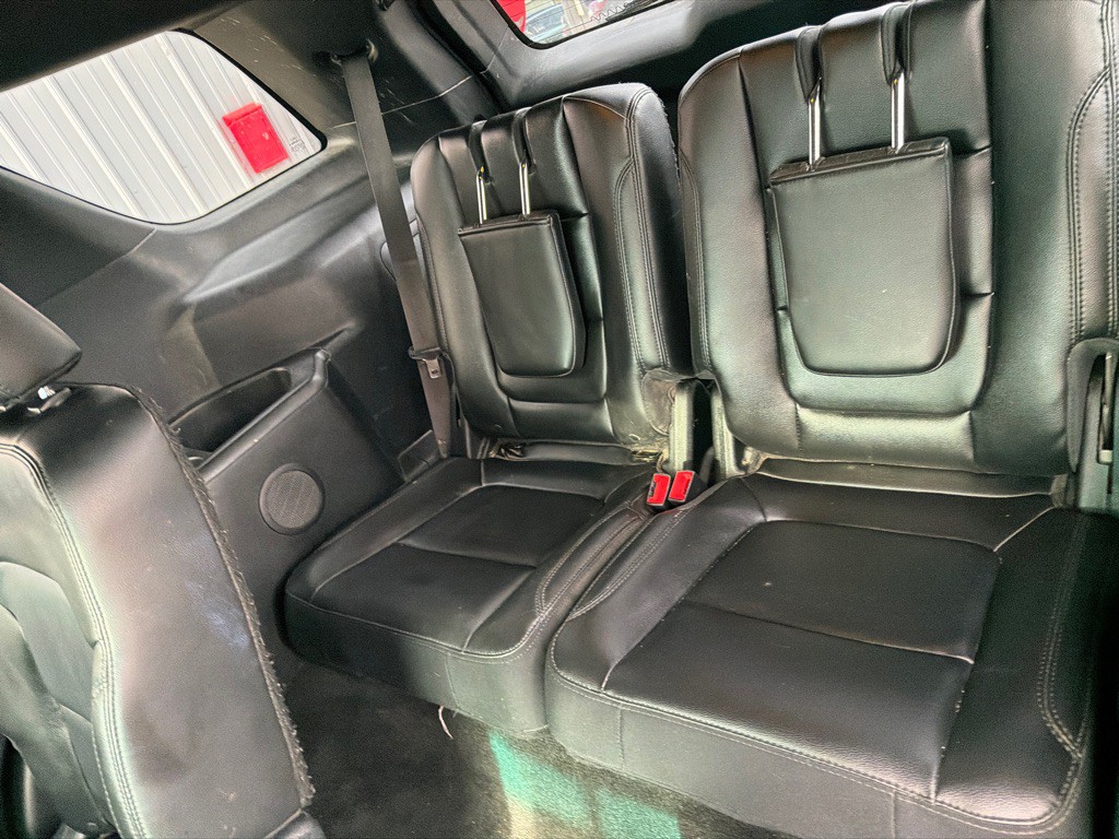 2017 Ford Explorer Image 9