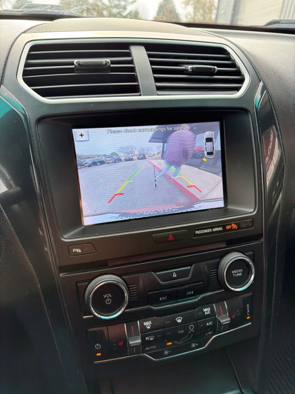 2017 Ford Explorer Image 15