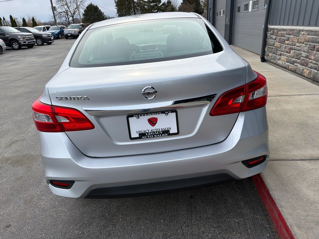 2016 Nissan Sentra Image 4