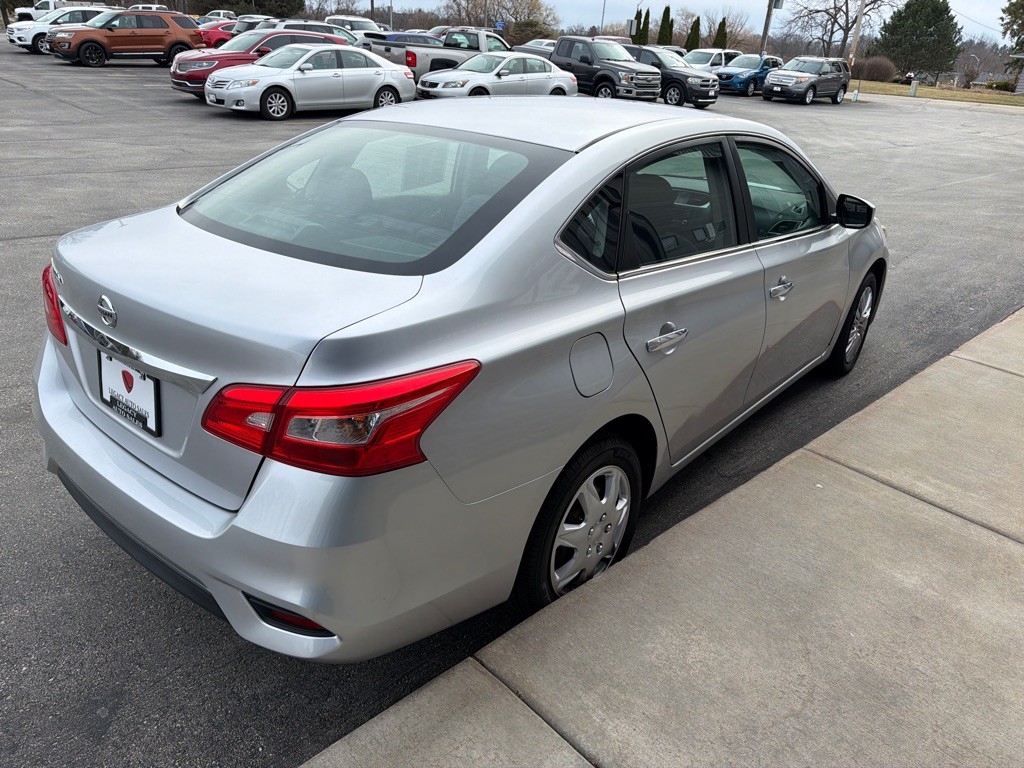 2016 Nissan Sentra Image 5