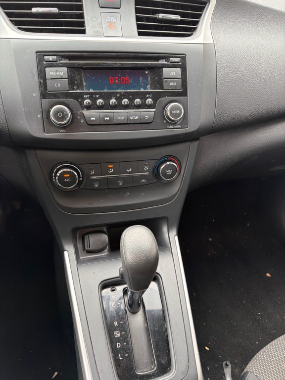 2016 Nissan Sentra Image 11