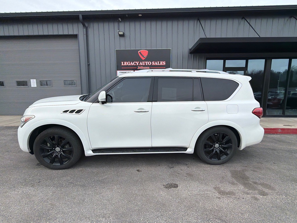 2013 INFINITI QX56 Image 2