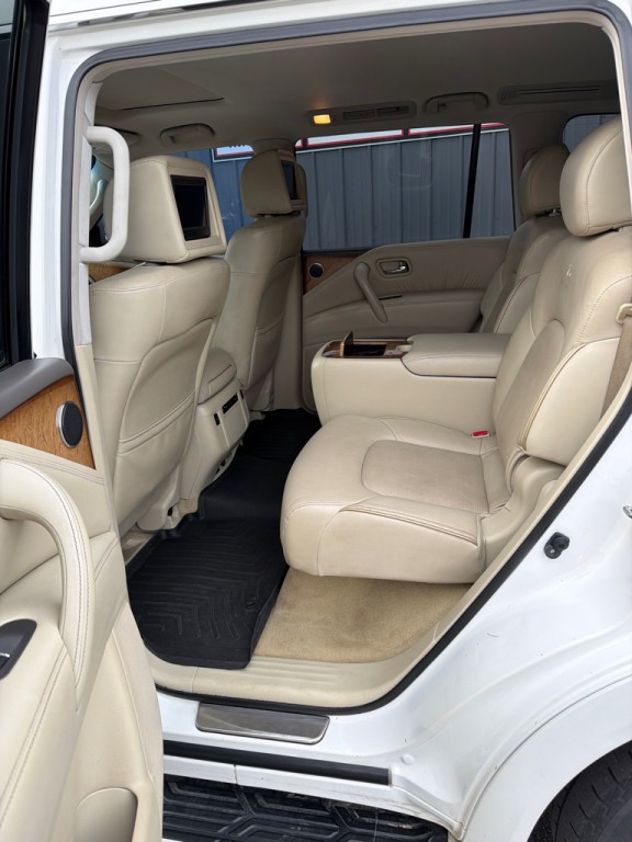 2013 INFINITI QX56 Image 10