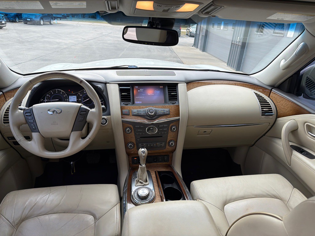 2013 INFINITI QX56 Image 11