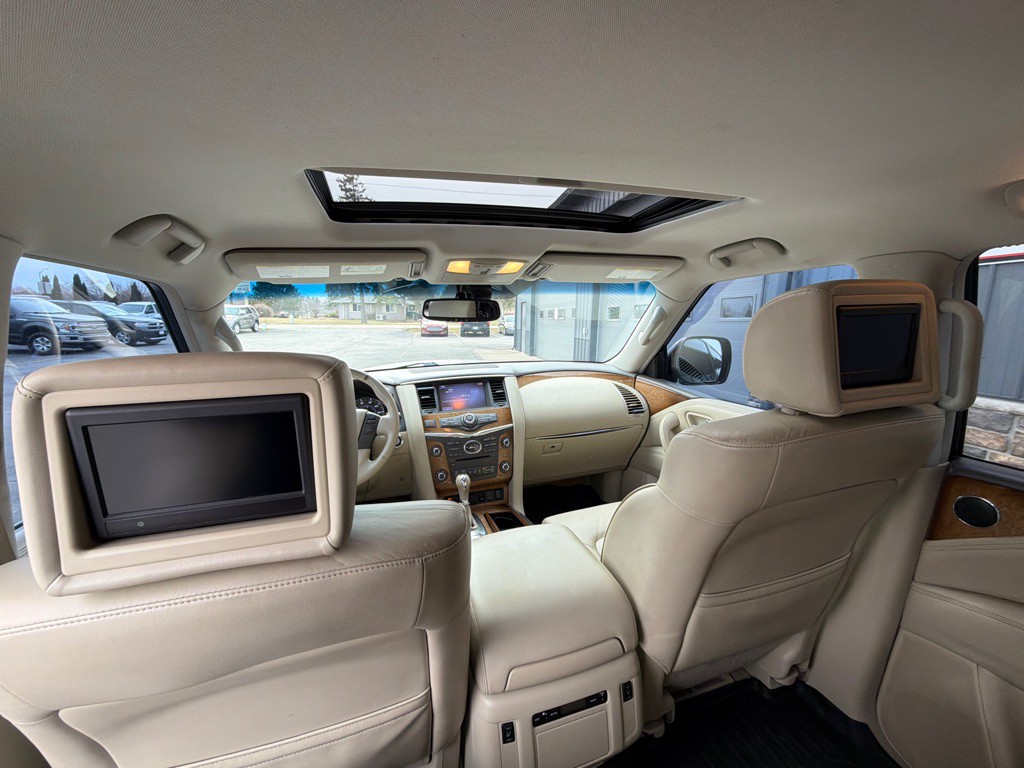 2013 INFINITI QX56 Image 12