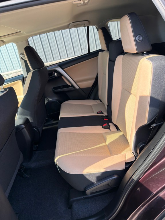 2018 Toyota Rav4 Image 9