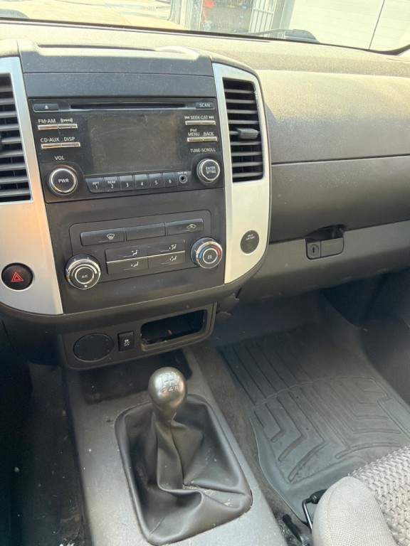 2013 Nissan Frontier Image 12