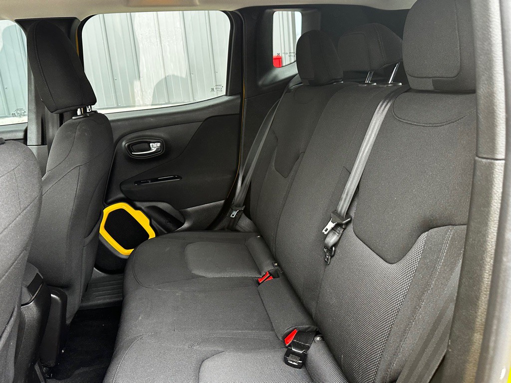 2016 Jeep Renegade Image 9