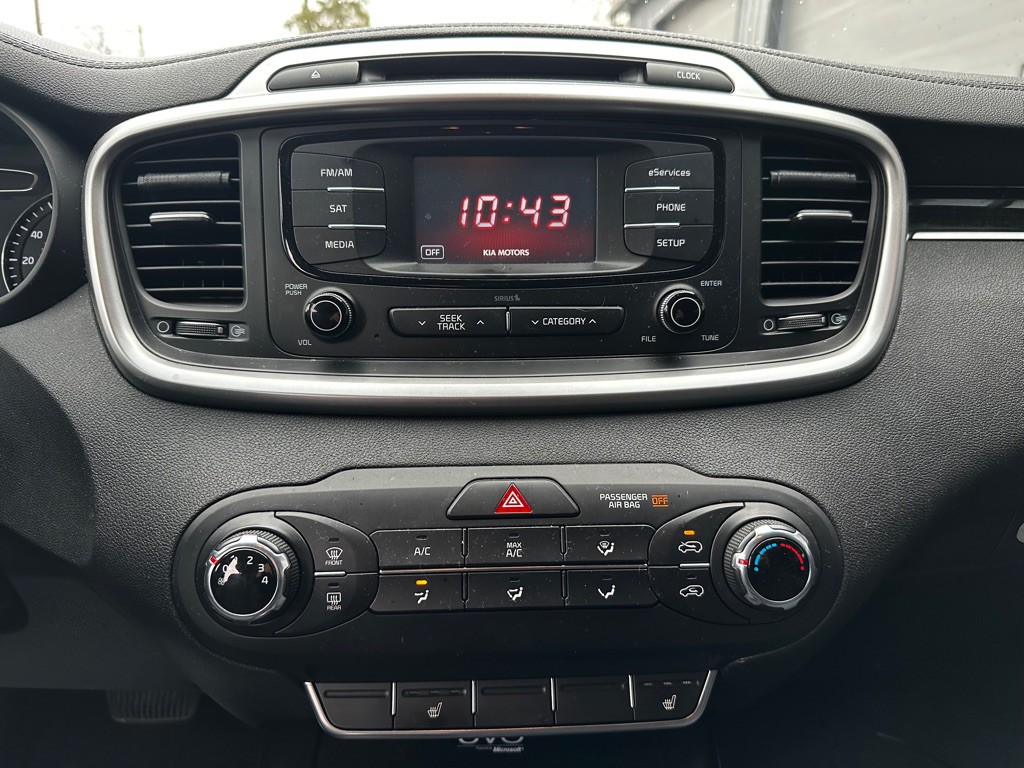 2016 Kia Sorento Image 11