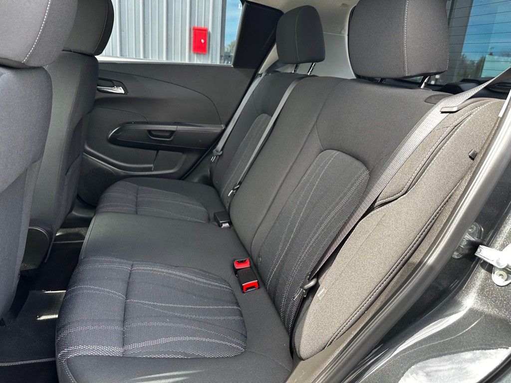 2016 Chevrolet Sonic Image 8