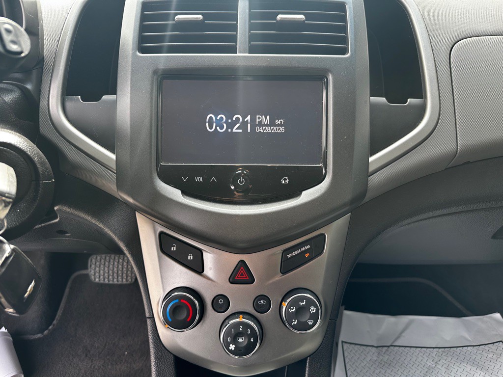 2016 Chevrolet Sonic Image 10