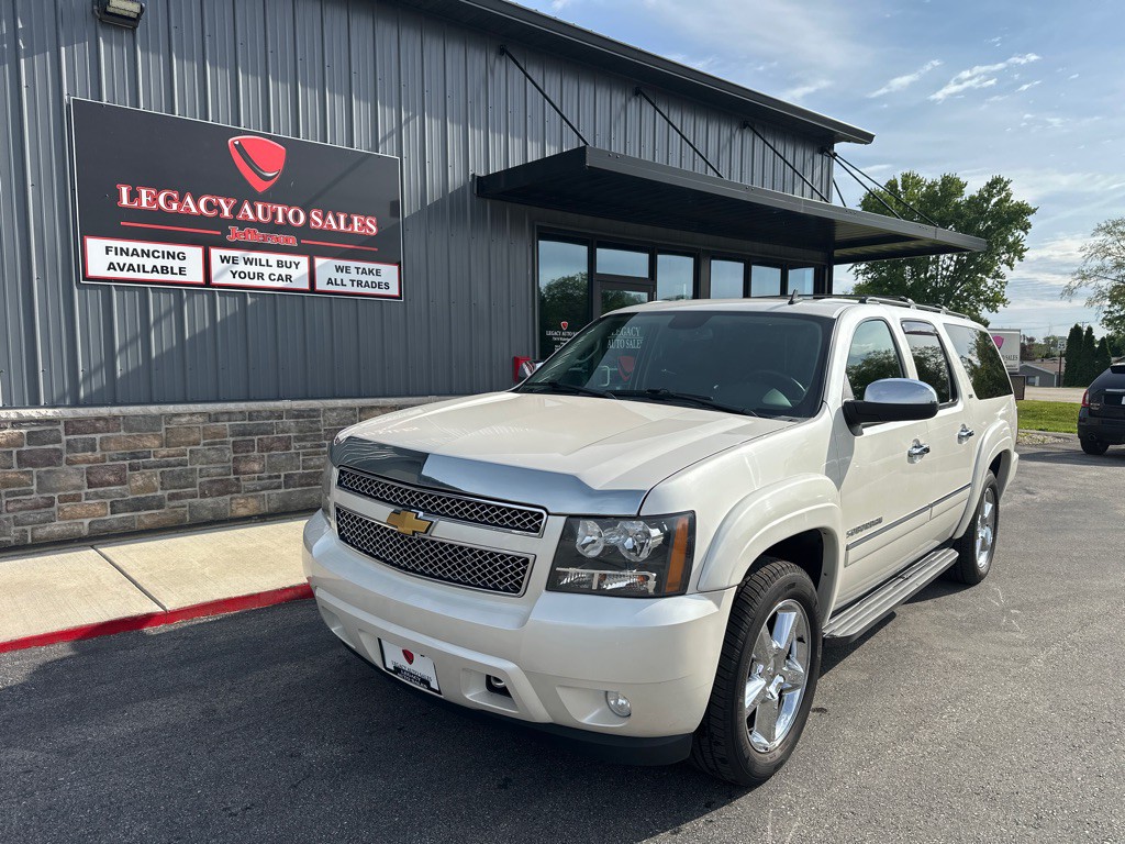 2012 Chevrolet Suburban Image 1
