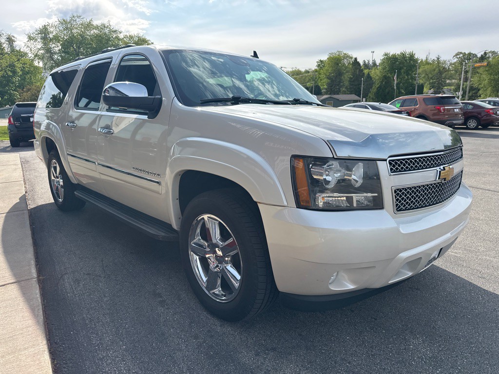 2012 Chevrolet Suburban Image 4