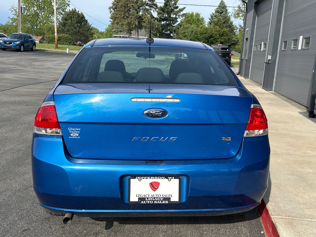 2010 Ford Focus Image 4