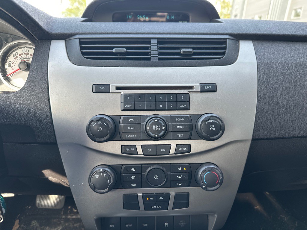 2010 Ford Focus Image 11
