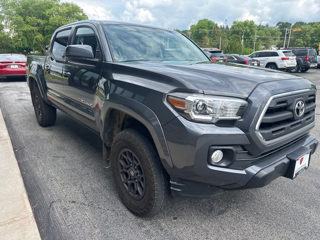 2017 Toyota Tacoma Image 6