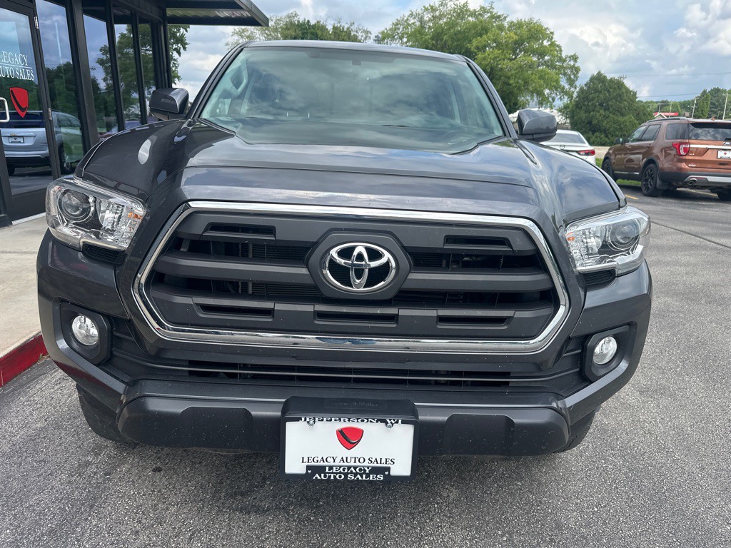 2017 Toyota Tacoma Image 7