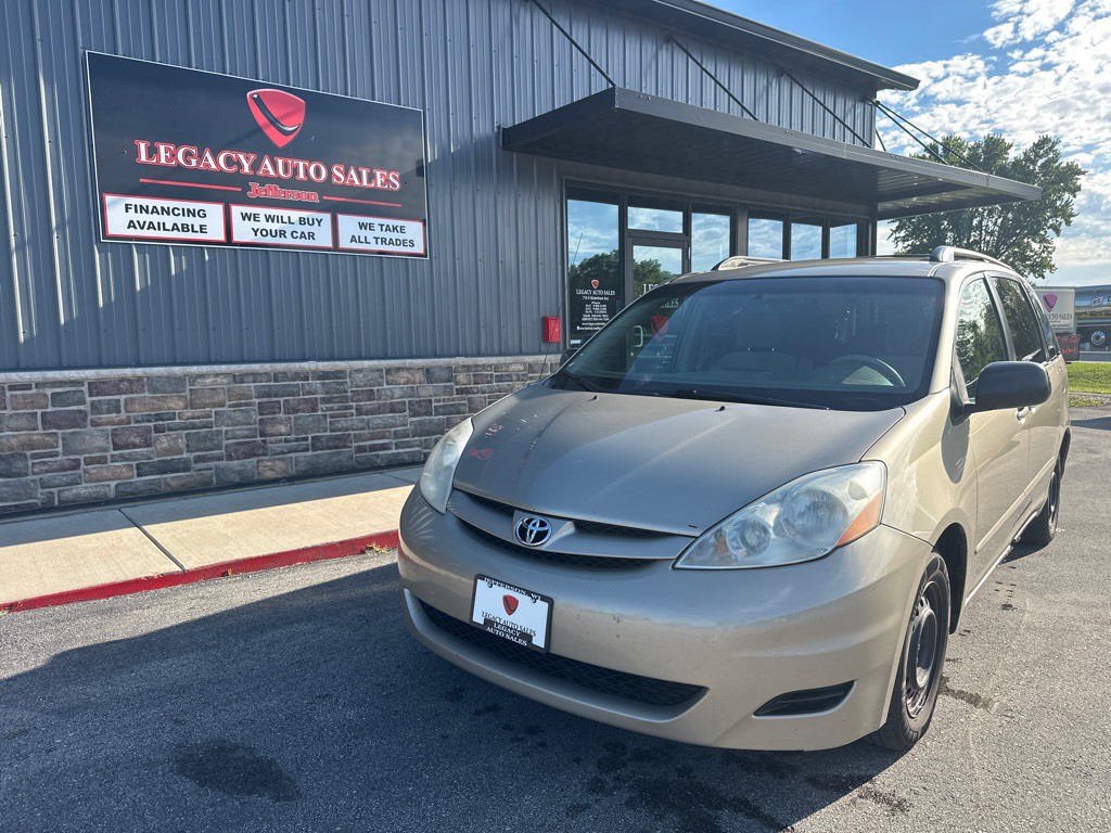 2009 Toyota Sienna Image 1