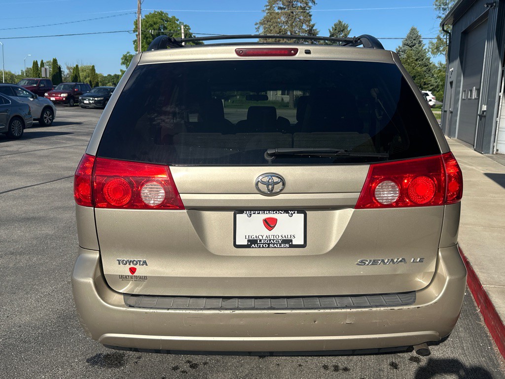 2009 Toyota Sienna Image 4