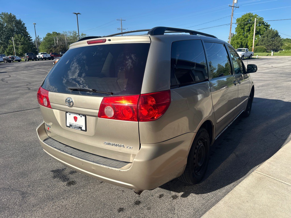 2009 Toyota Sienna Image 5