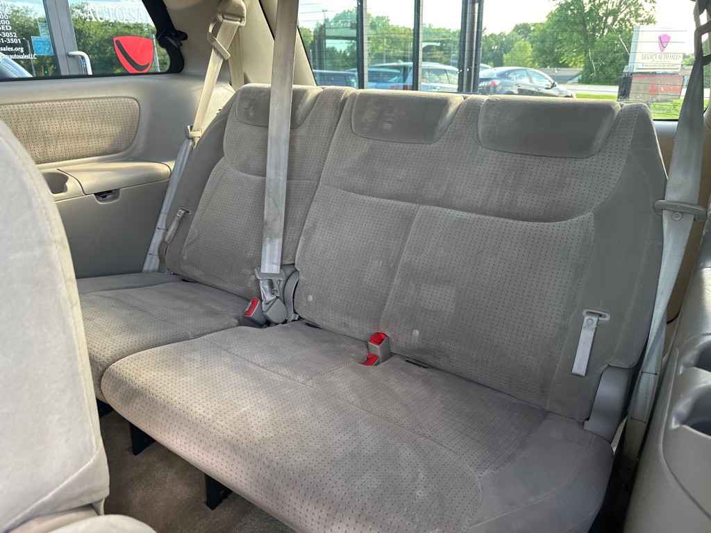 2009 Toyota Sienna Image 9