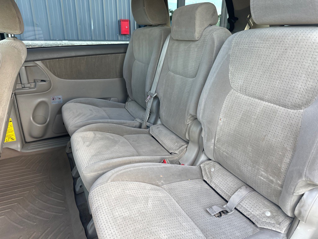 2009 Toyota Sienna Image 10