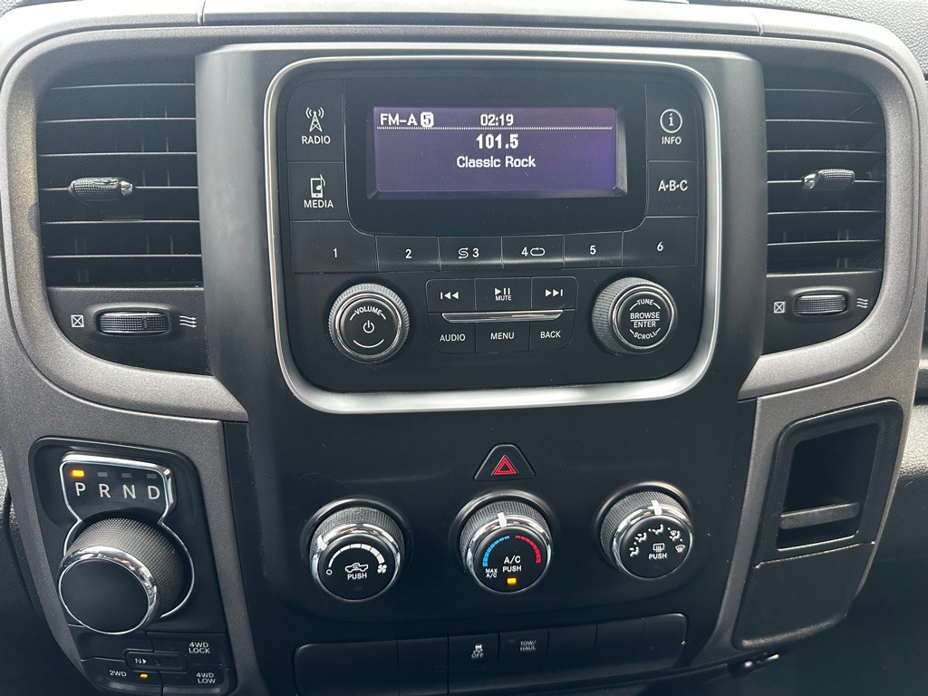 2014 RAM 1500 Image 9