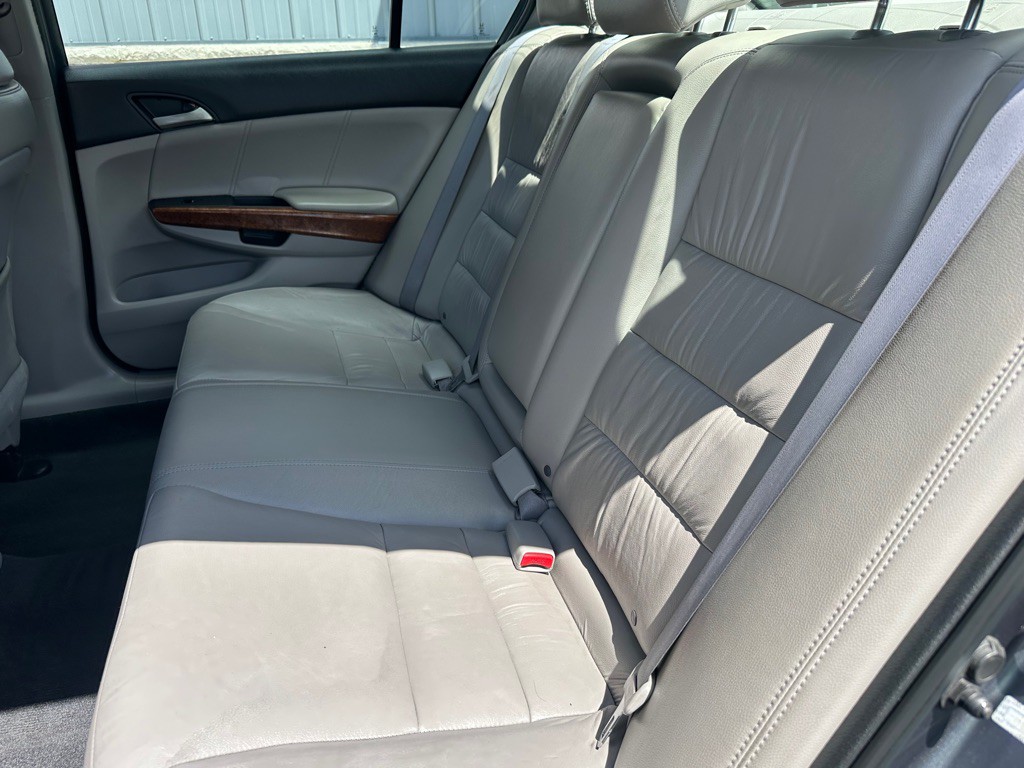 2011 Honda Accord Image 9
