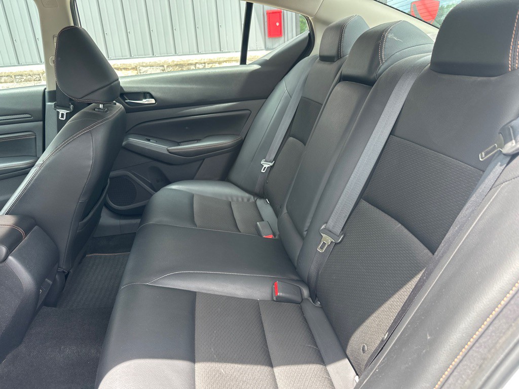 2020 Nissan Altima Image 9