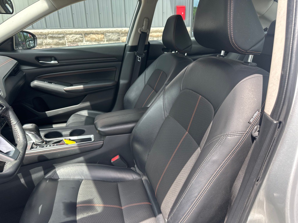 2020 Nissan Altima Image 10