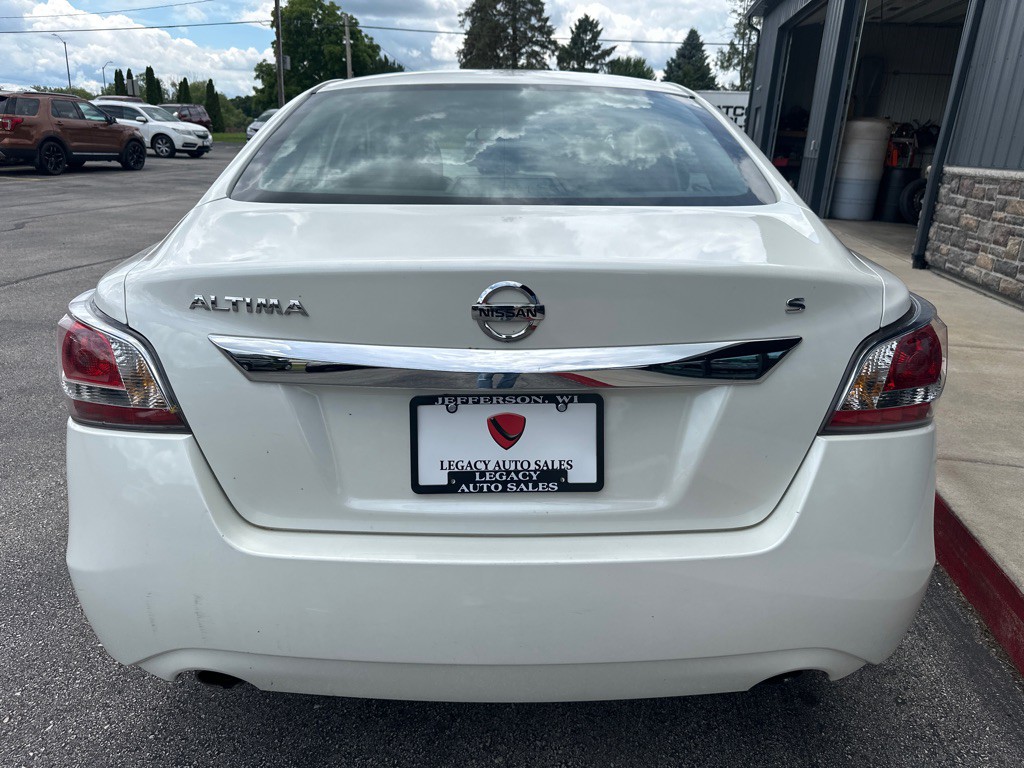 2015 Nissan Altima Image 4
