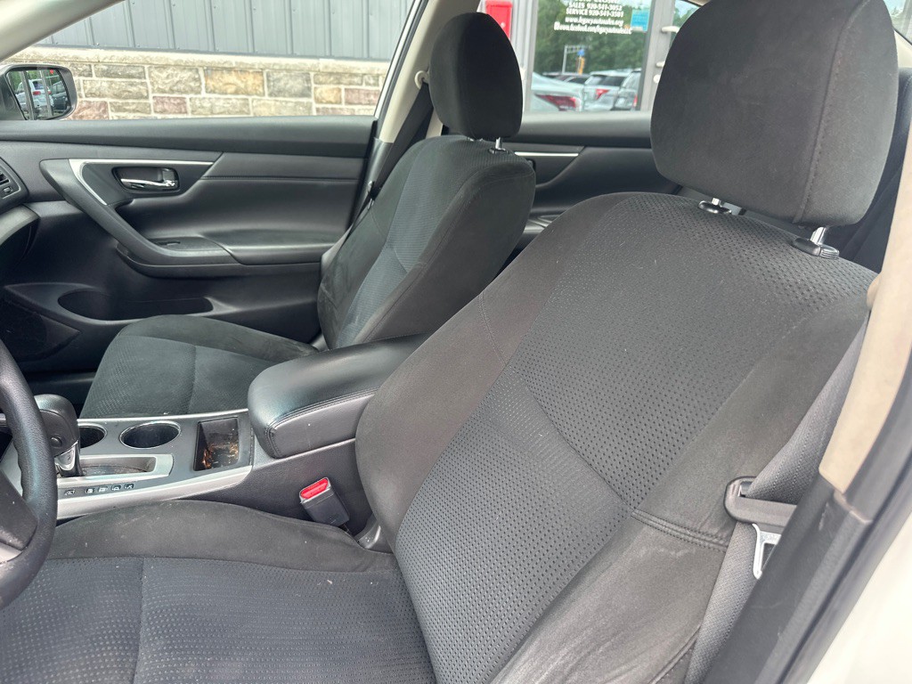 2015 Nissan Altima Image 8