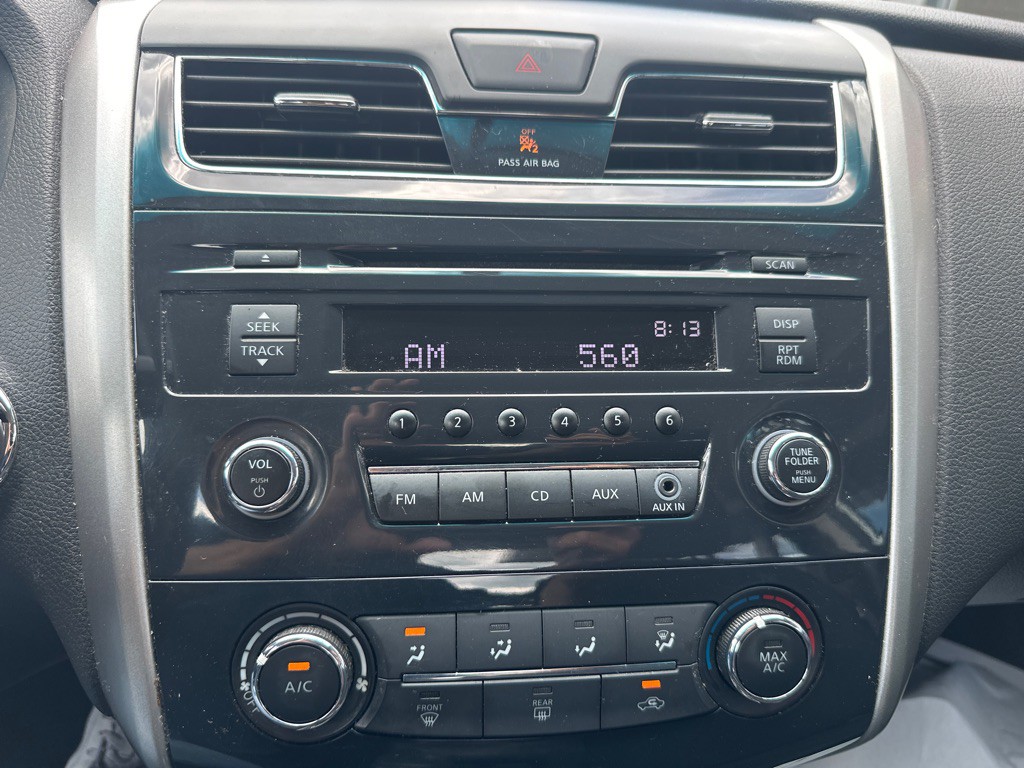 2015 Nissan Altima Image 9