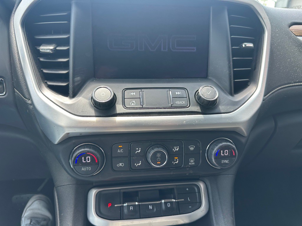 2020 GMC Acadia Image 10