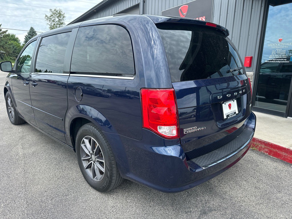 2017 Dodge Grand Caravan Image 3