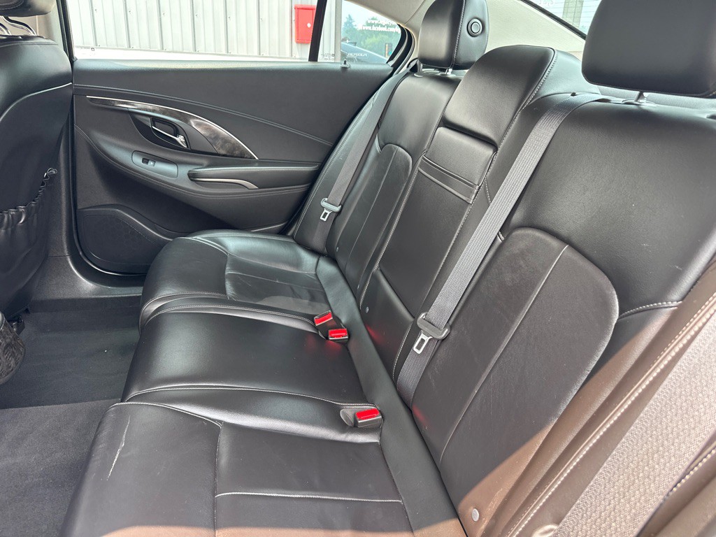 2015 Buick Lacrosse Image 8