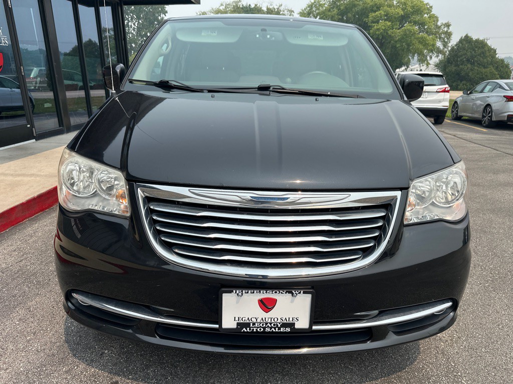 2014 Chrysler Town & Country Image 7