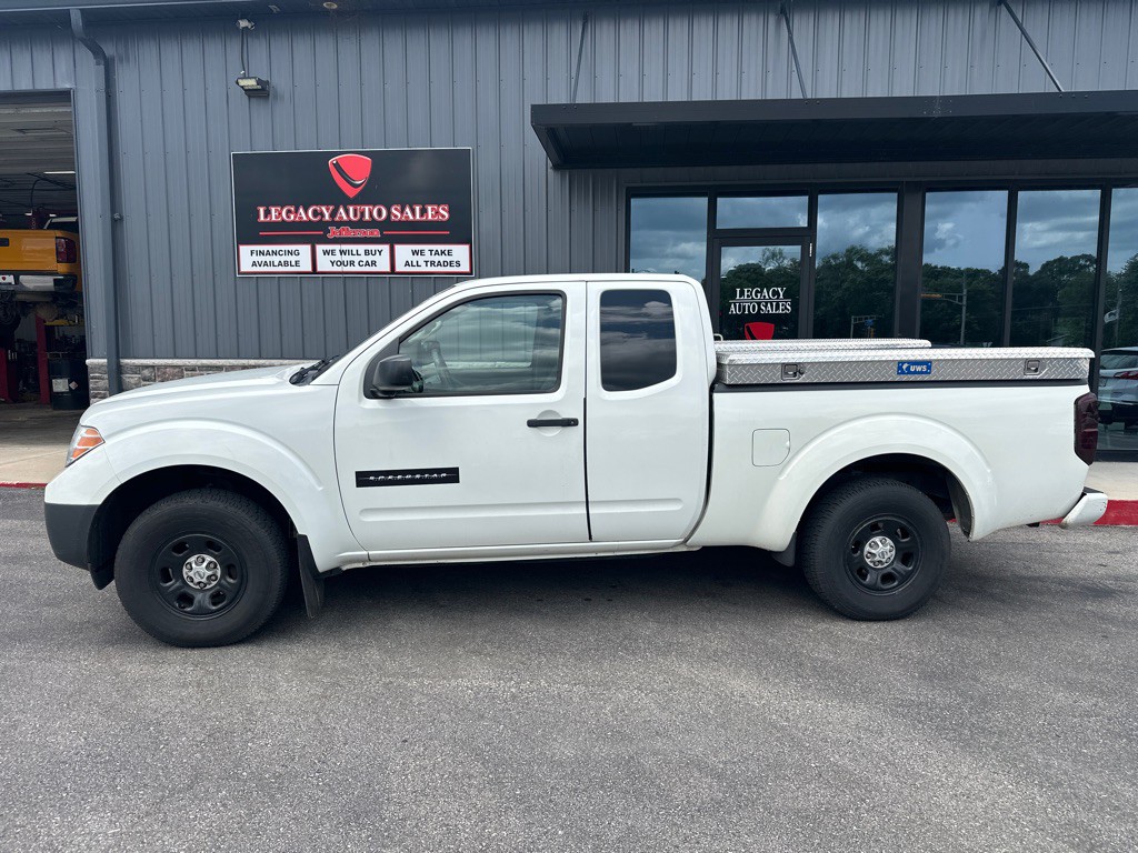 2017 Nissan Frontier Image 2