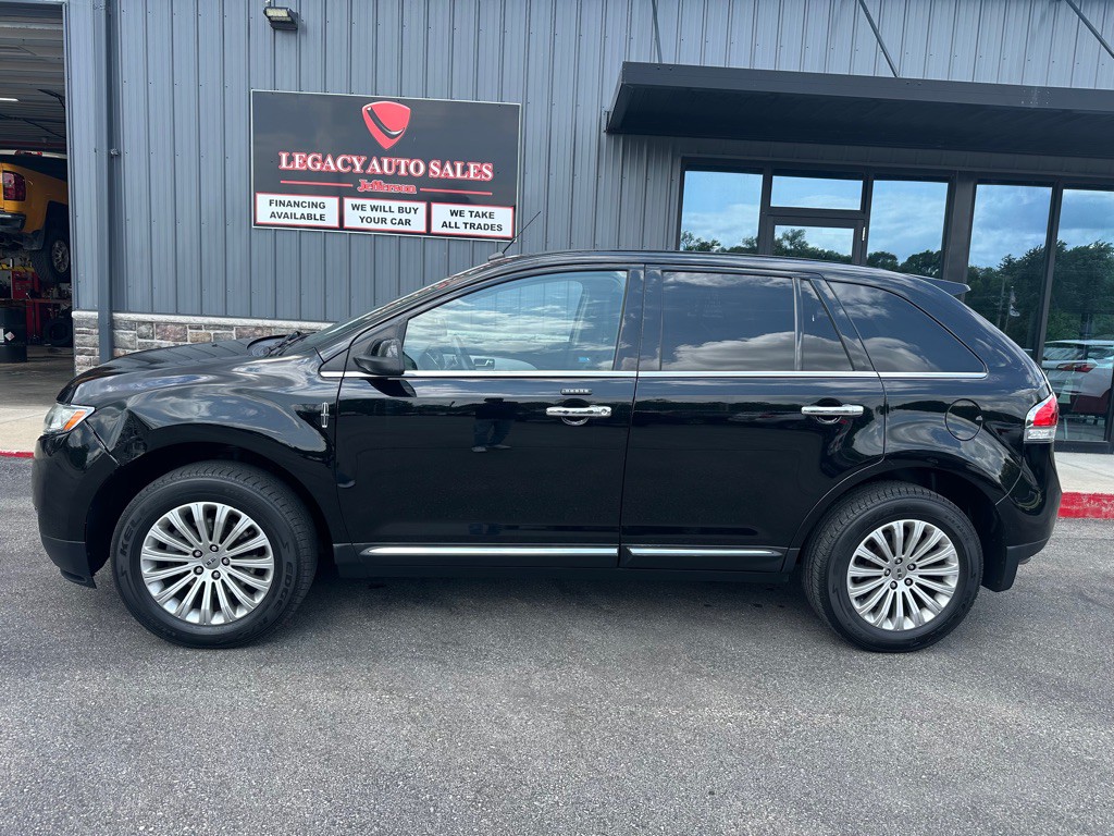 2011 Lincoln MKX Image 2