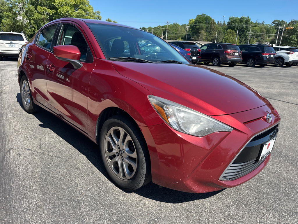 2017 Toyota Yaris Image 1