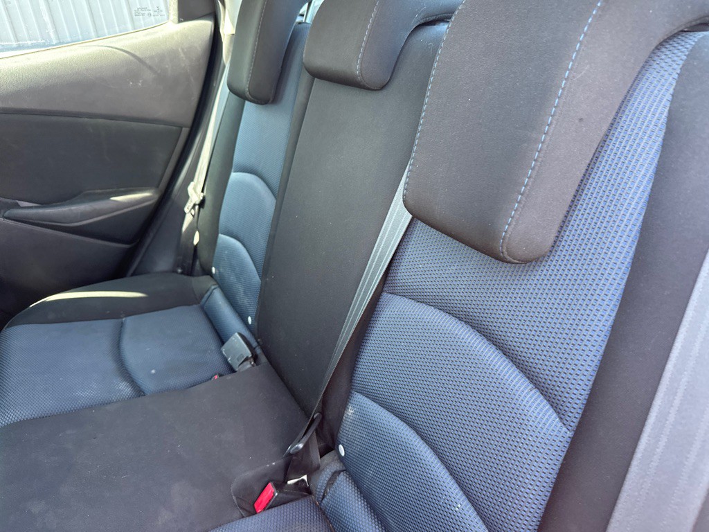 2017 Toyota Yaris Image 2
