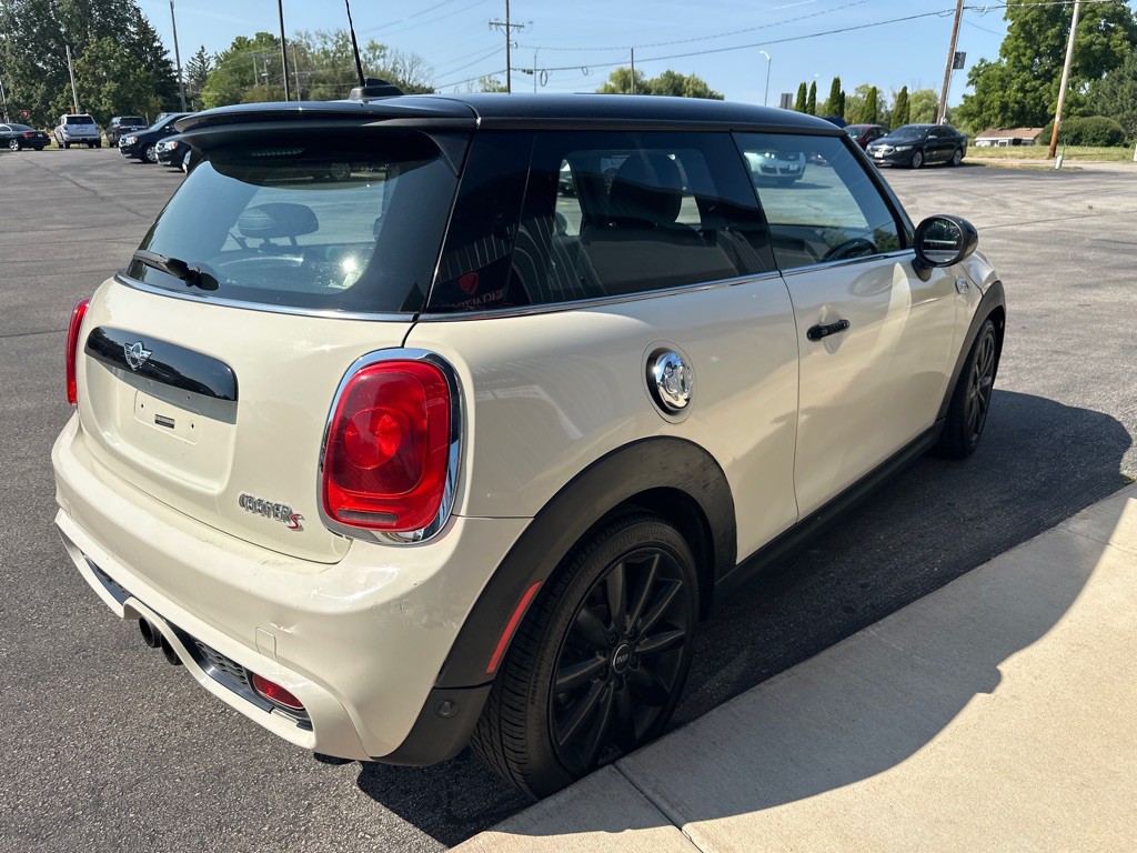 2014 MINI Cooper Image 5