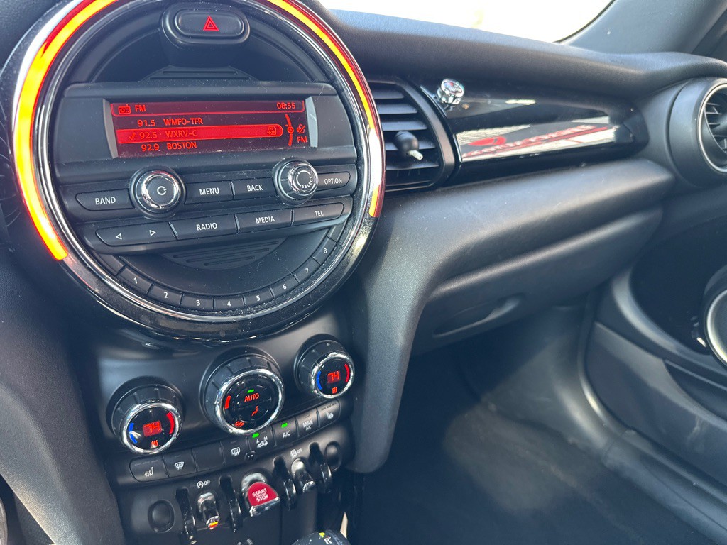 2014 MINI Cooper Image 11