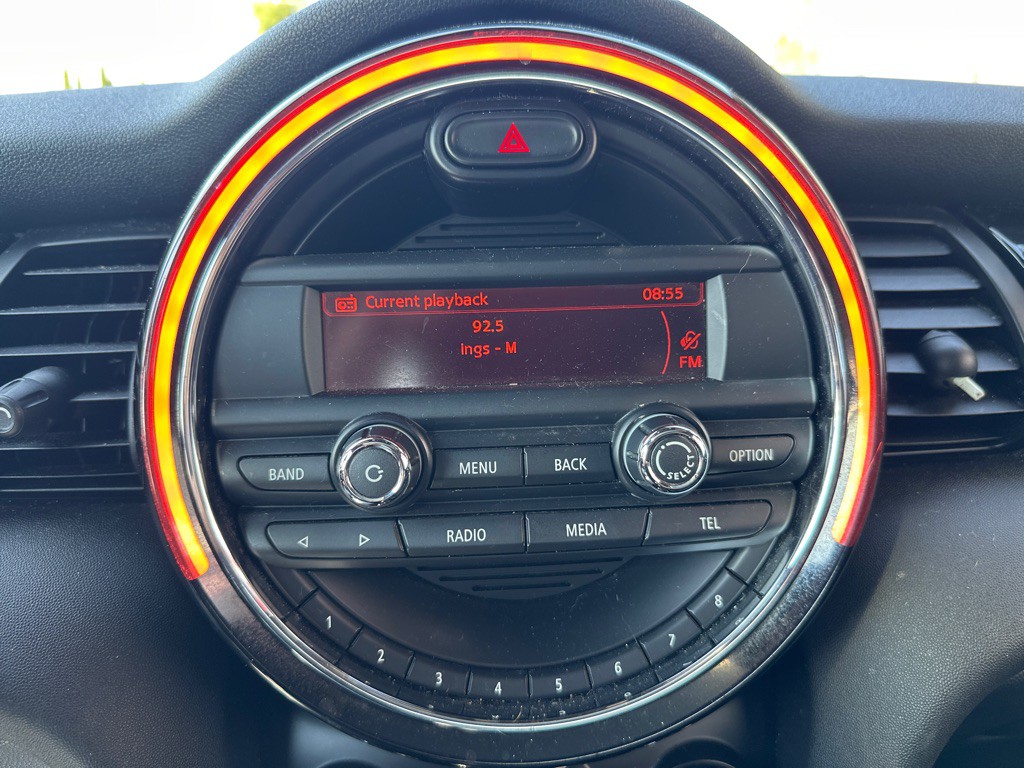 2014 MINI Cooper Image 12